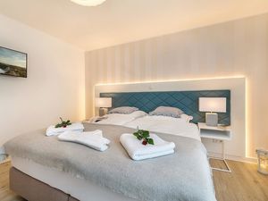 23160059-Ferienwohnung-4-Prerow-300x225-5