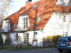 23882069-Ferienwohnung-6-Prerow-300x225-0