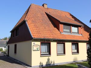 23882091-Ferienwohnung-3-Prerow-300x225-1