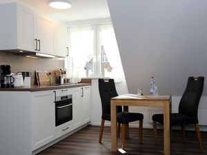 23882097-Ferienwohnung-2-Prerow-300x225-3