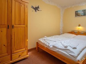 23882128-Ferienwohnung-7-Prerow-300x225-2