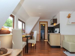 23882595-Ferienwohnung-2-Prerow-300x225-3