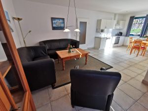 23924814-Ferienwohnung-4-Prerow-300x225-1