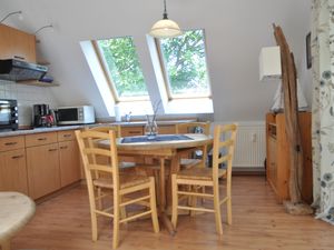 19297472-Ferienwohnung-2-Prerow-300x225-5