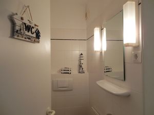 19122370-Ferienwohnung-4-Prerow-300x225-4