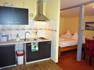 22336015-Ferienwohnung-2-Prerow-300x225-1