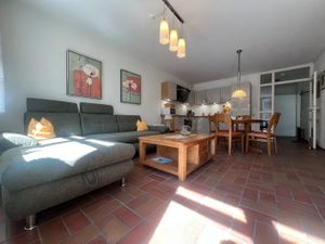 22176831-Ferienwohnung-3-Prerow-300x225-4