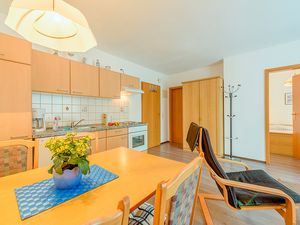 23971636-Ferienwohnung-4-Prerow-300x225-5