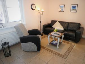 22336045-Ferienwohnung-3-Prerow-300x225-0