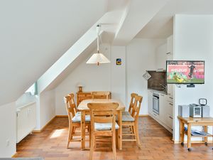 24049407-Ferienwohnung-6-Prerow-300x225-5