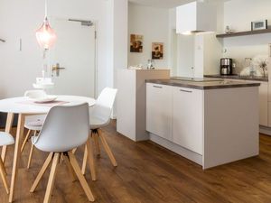 21668803-Ferienwohnung-3-Prerow-300x225-3