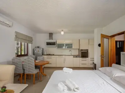 Ferienwohnung für 2 Personen in Pridraga 6/10