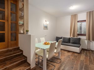 18697777-Ferienwohnung-3-Pridraga-300x225-3