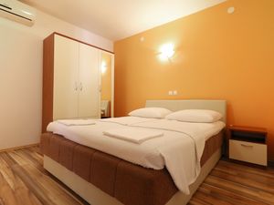 18689788-Ferienwohnung-5-Pridraga-300x225-5