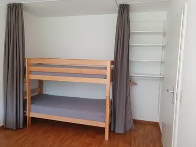 Etagenbett für kleinere Kinder im Schlafzimmer