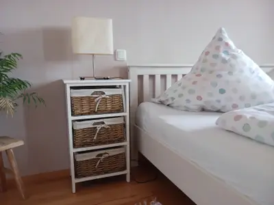 Schlafzimmer Detail Ferienwohnung Bauer