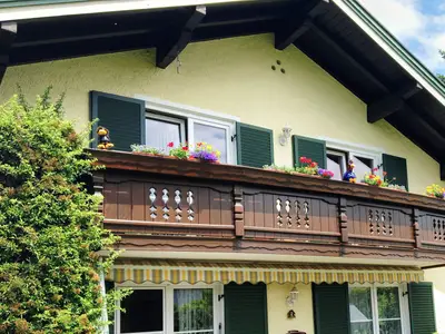 Südseite vom Haus mit Balkon