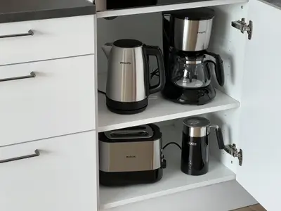 Wasserkocher, Filterkaffeemaschine, Toaster, Milchaufschäumer