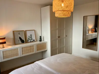 Gemütliches Schlafzimmer viel Stauraum