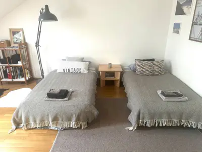 Wohnzimmer 2 Einzelbetten statt Sofa
