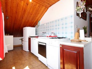 18322358-Ferienwohnung-7-Prigradica-300x225-3