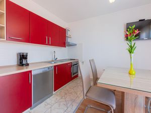 23720465-Ferienwohnung-5-Prigradica-300x225-2