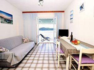 18323937-Ferienwohnung-3-Prigradica-300x225-3