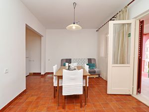 18693152-Ferienwohnung-4-Prigradica-300x225-3