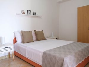 23568272-Ferienwohnung-4-Prigradica-300x225-4