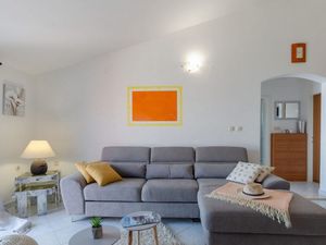 23921407-Ferienwohnung-6-Prigradica-300x225-2