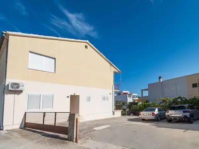 Ferienwohnung für 7 Personen (70 m²) in Primošten 1/10