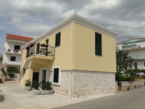 23779555-Ferienwohnung-2-Primošten-300x225-2