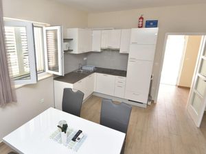 23330673-Ferienwohnung-4-Primošten-300x225-2