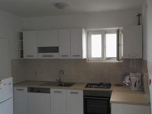 23330717-Ferienwohnung-8-Primošten-300x225-1