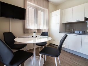 23330759-Ferienwohnung-2-Primošten-300x225-4