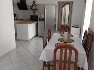 23330769-Ferienwohnung-6-Primošten-300x225-1