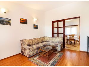 23330798-Ferienwohnung-5-Primošten-300x225-4