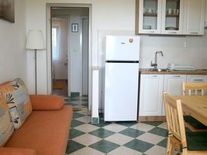 23330807-Ferienwohnung-4-Primošten-300x225-4