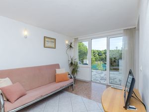 23943213-Ferienwohnung-4-Primošten-300x225-5