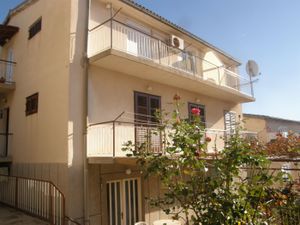 23943862-Ferienwohnung-8-Primošten-300x225-5