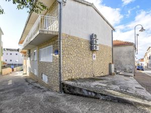 23946495-Ferienwohnung-6-Primošten-300x225-1