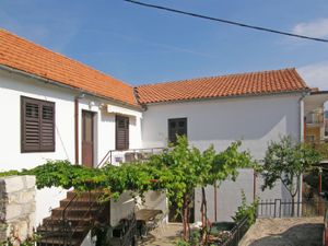 23943251-Ferienwohnung-4-Primošten-300x225-2