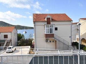 23943243-Ferienwohnung-8-Primošten-300x225-1