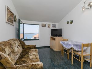 23943273-Ferienwohnung-2-Primošten-300x225-5