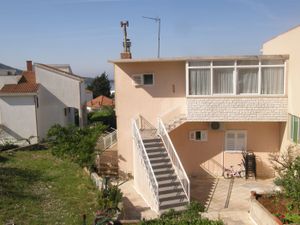 23943809-Ferienwohnung-2-Primošten-300x225-2