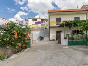 23943822-Ferienwohnung-6-Primošten-300x225-2