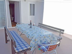 23943855-Ferienwohnung-8-Primošten-300x225-2