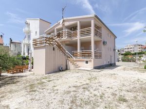 23943351-Ferienwohnung-5-Primošten-300x225-0