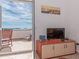 23756889-Ferienwohnung-4-Primošten-300x225-5