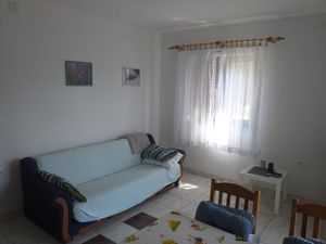 22075353-Ferienwohnung-3-Primošten-300x225-1